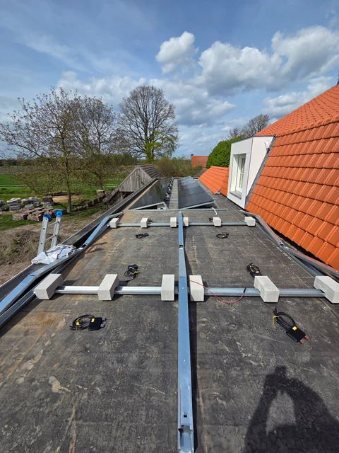 Installatie zonnepanelen + thuisbatterij te Weelde thumbnail 3