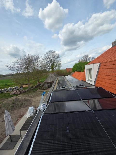 Installatie zonnepanelen + thuisbatterij te Weelde thumbnail 2